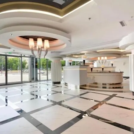 Hanza Tower Sky-23 Jacuzzi & Pool & Sauna アパート